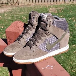 Nike Dunk Sky High Essential Hidden Wedge Womens Size 8.5 Olive Green 579763-300
